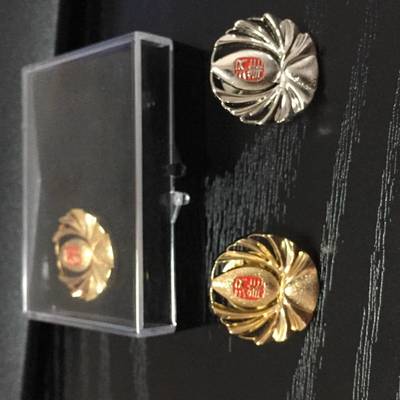 銀章廠家、鎮(zhèn)江銀幣定制與企業(yè)禮品全方位指南 定制獎(jiǎng)牌與企業(yè)形象策劃服務(wù)